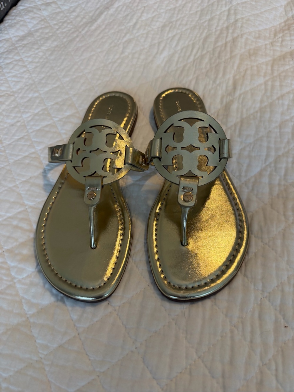 Tory Burch Gold Women's miller metallic Logo Thong sandal NEVER WORN